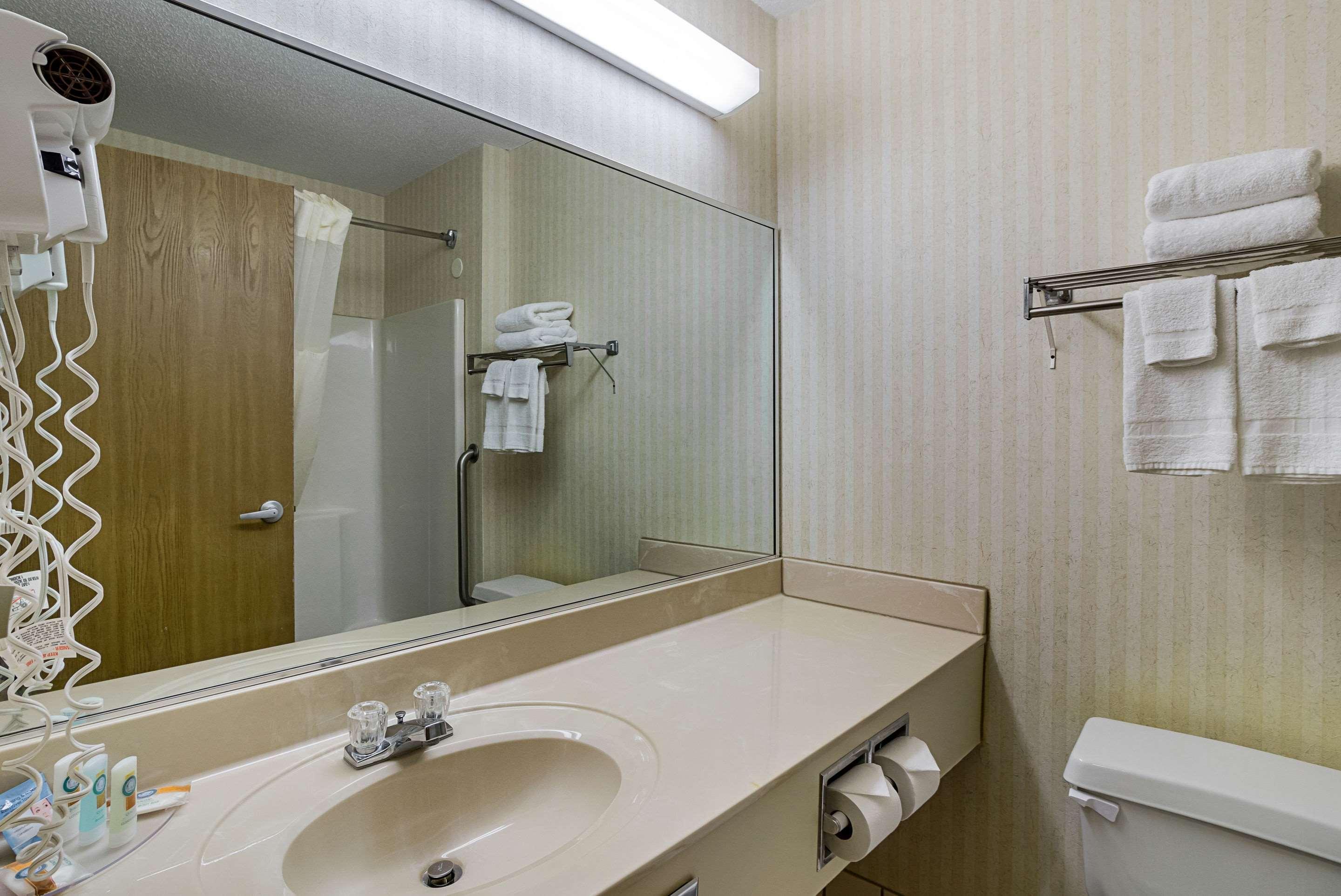 Econo Lodge Luverne I-90 Exterior photo