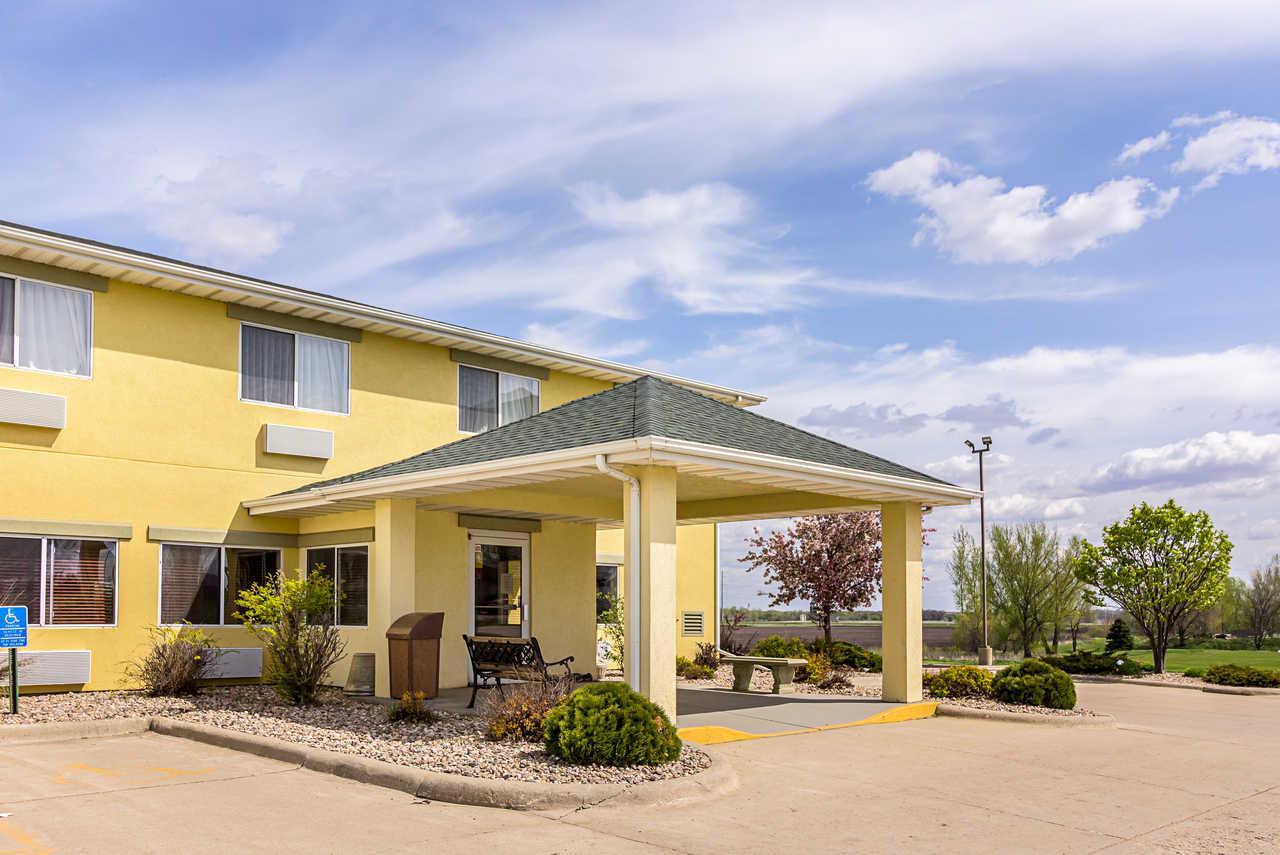 Econo Lodge Luverne I-90 Exterior photo